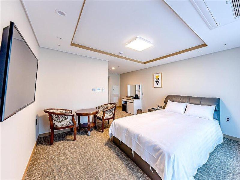 Hotel Dk Согвипхо Экстерьер фото