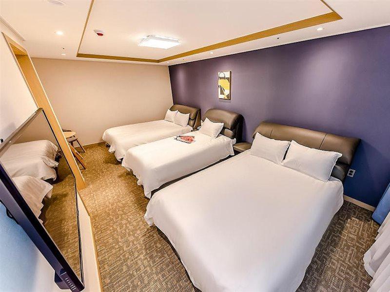 Hotel Dk Согвипхо Экстерьер фото