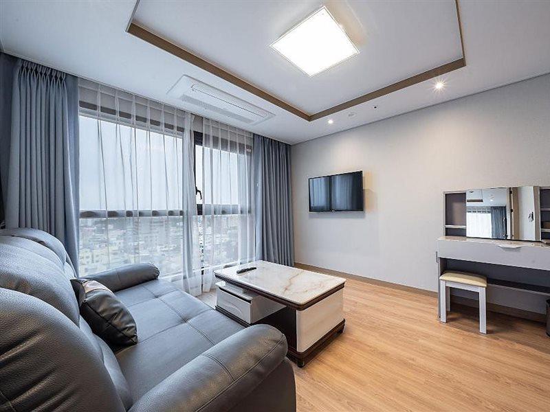 Hotel Dk Согвипхо Экстерьер фото