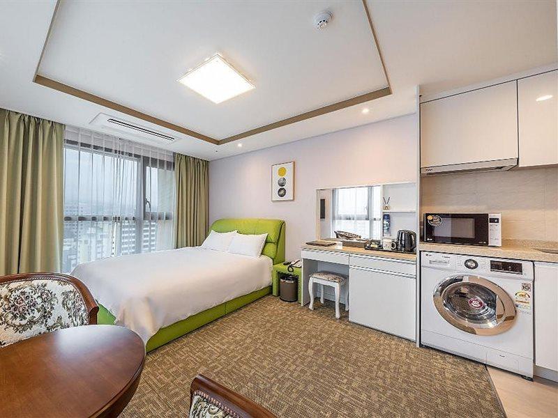 Hotel Dk Согвипхо Экстерьер фото