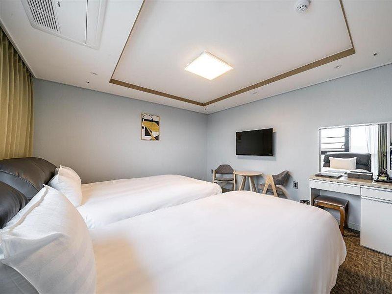 Hotel Dk Согвипхо Экстерьер фото