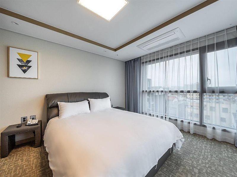 Hotel Dk Согвипхо Экстерьер фото