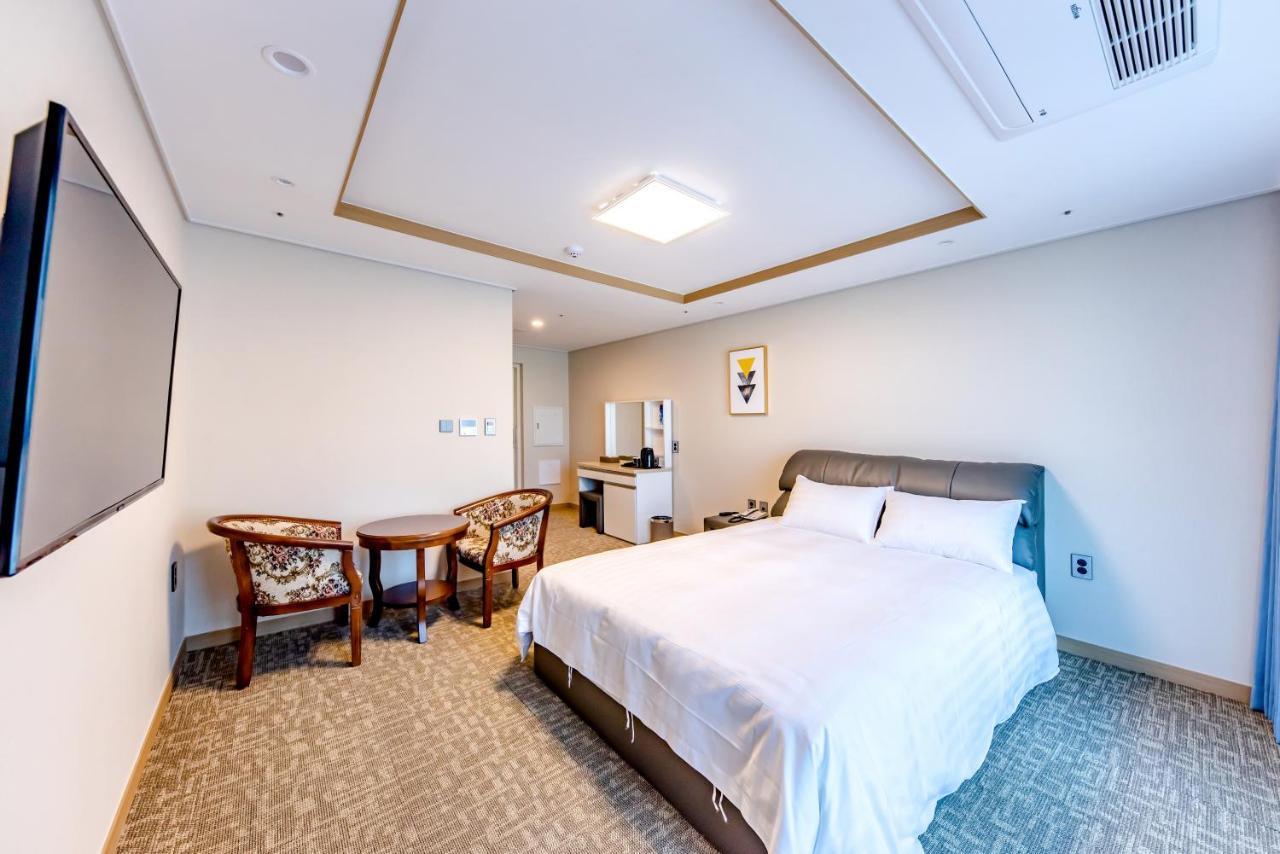 Hotel Dk Согвипхо Экстерьер фото