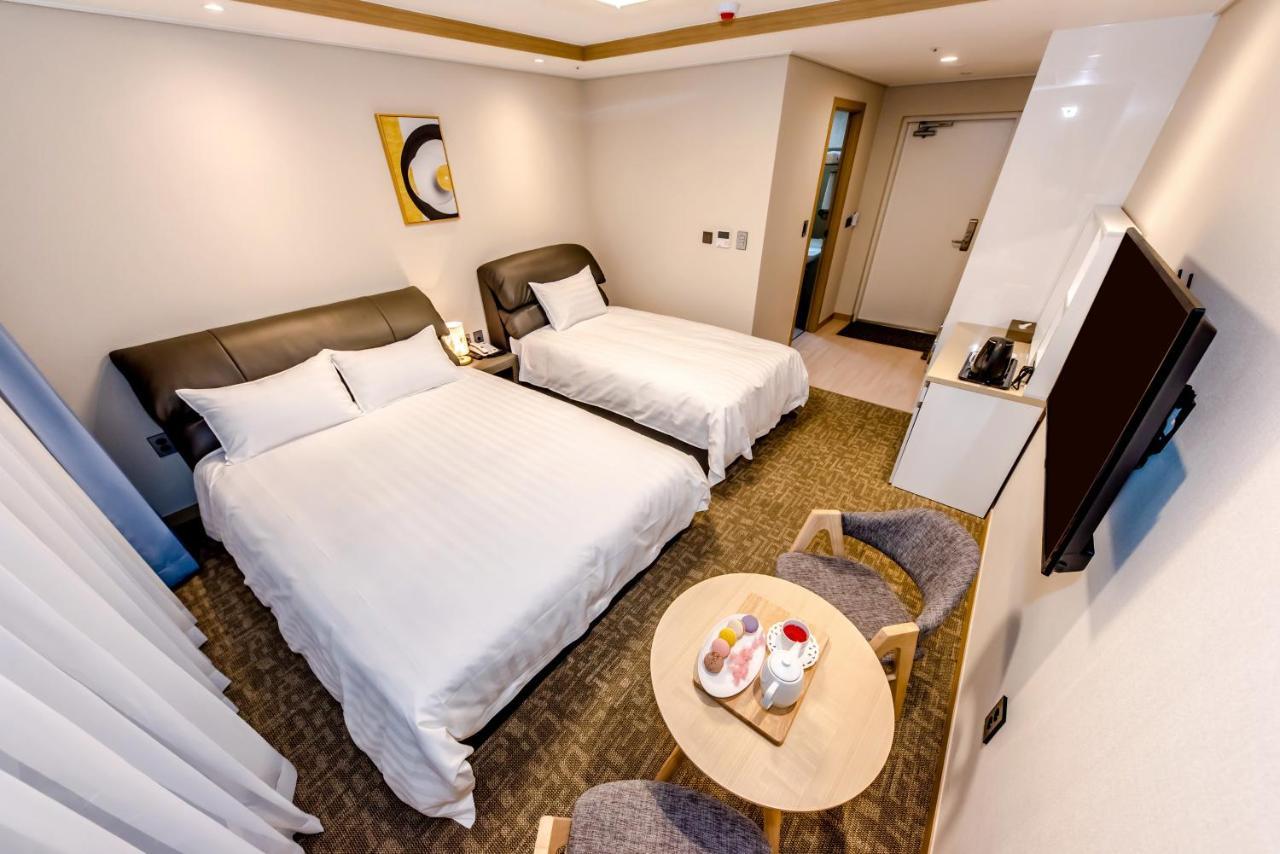 Hotel Dk Согвипхо Экстерьер фото