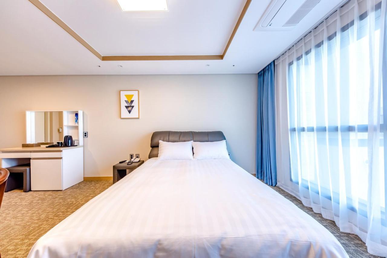 Hotel Dk Согвипхо Экстерьер фото
