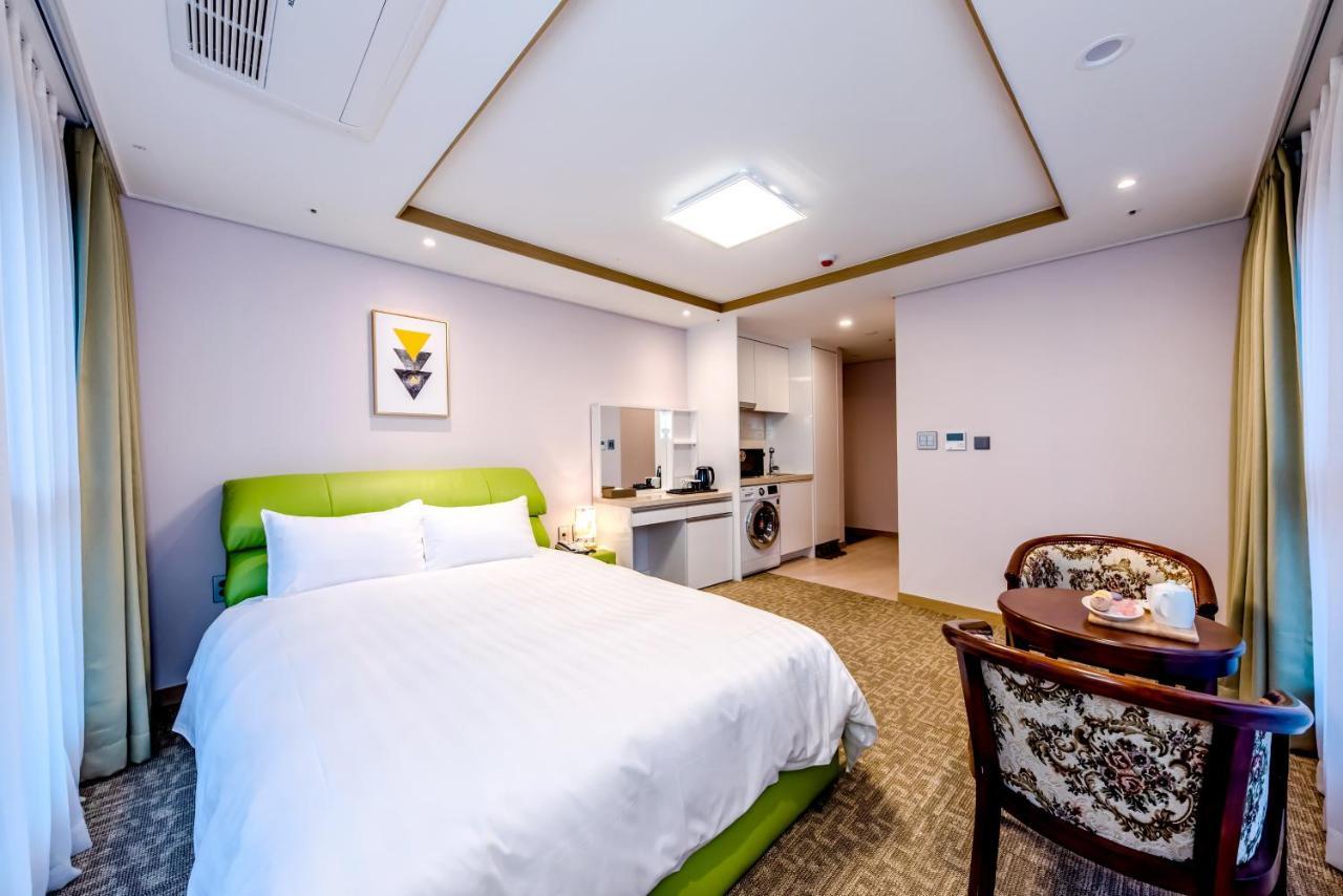 Hotel Dk Согвипхо Экстерьер фото