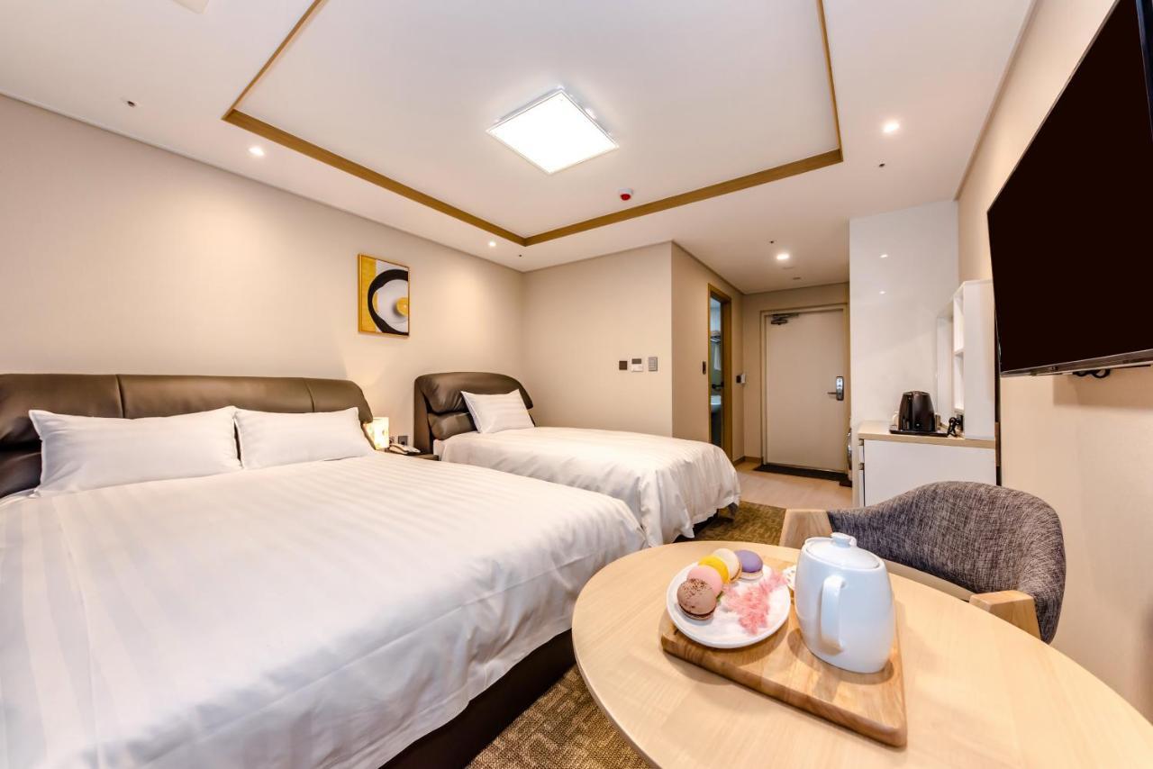 Hotel Dk Согвипхо Экстерьер фото