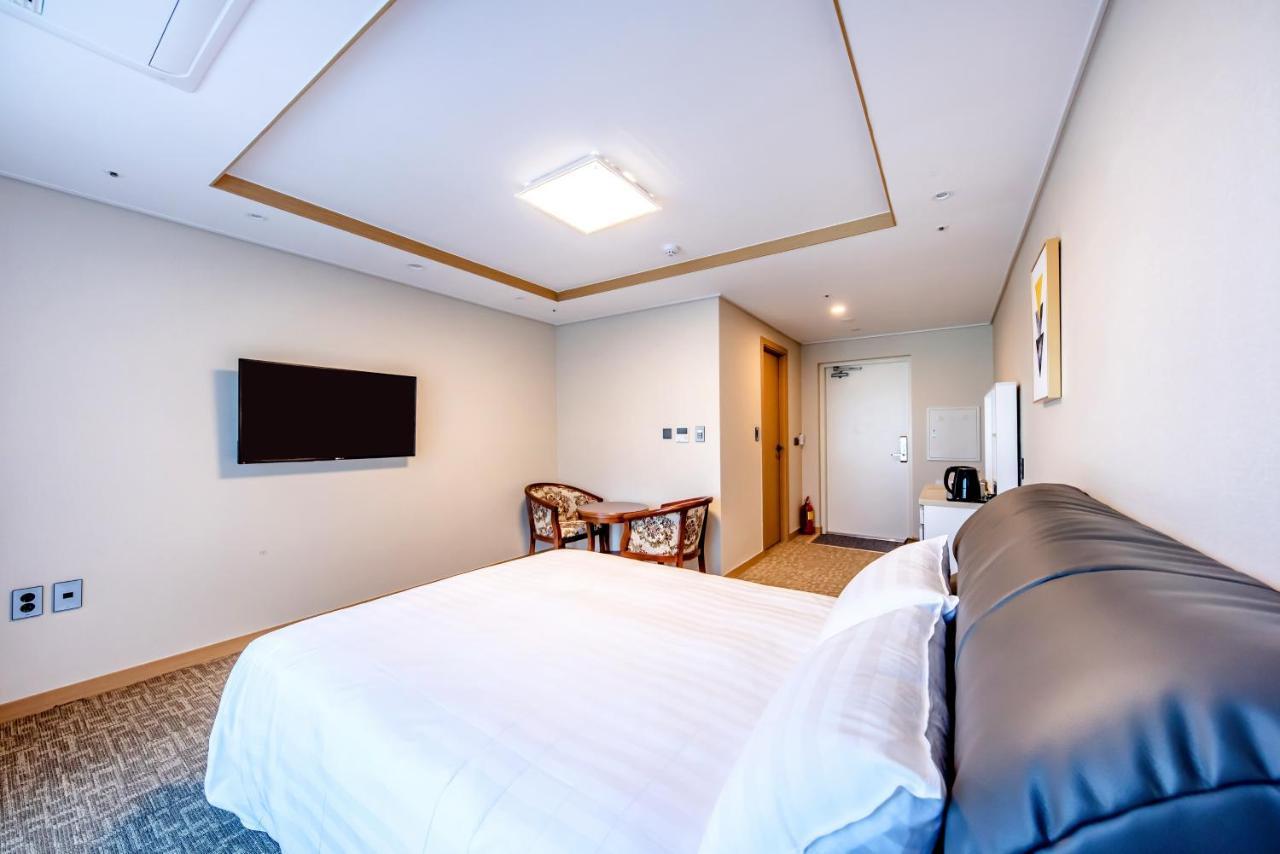 Hotel Dk Согвипхо Экстерьер фото