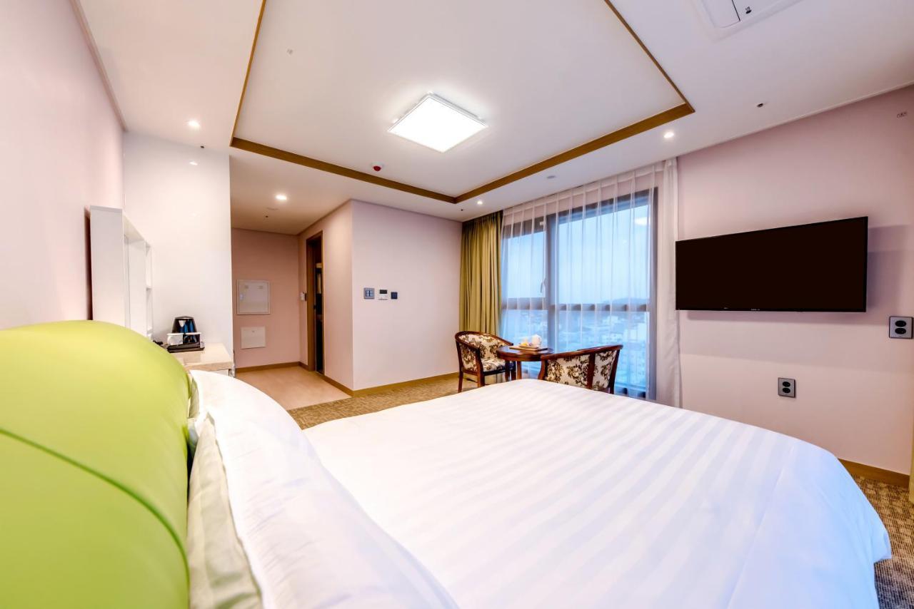 Hotel Dk Согвипхо Экстерьер фото