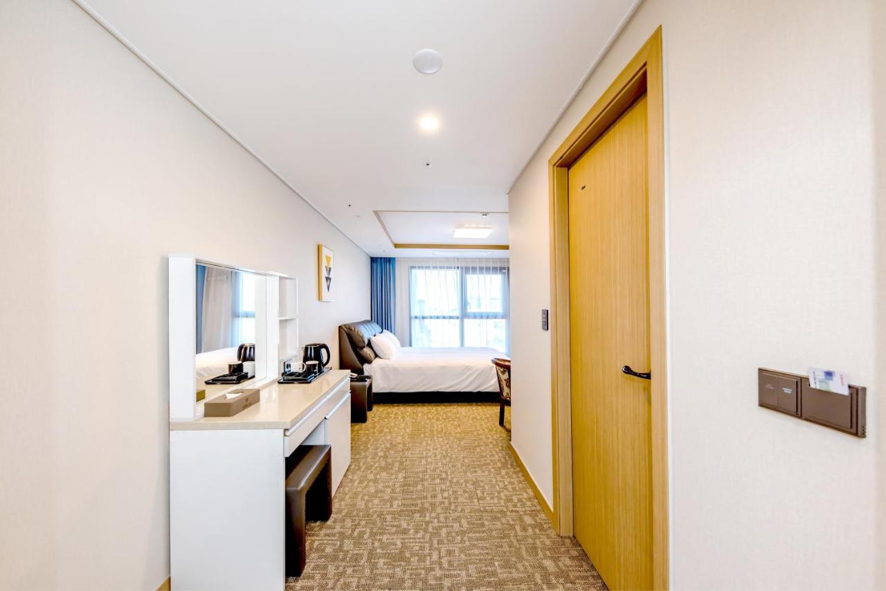 Hotel Dk Согвипхо Экстерьер фото